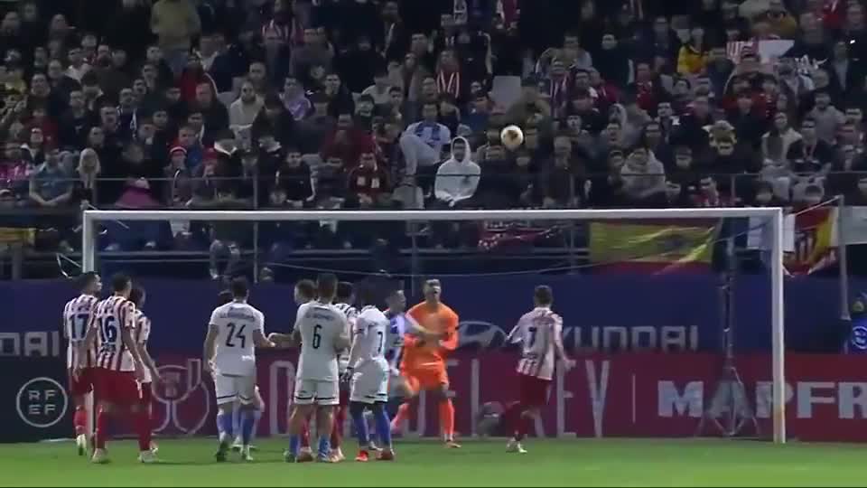 威少携手杜兰特拥抱重聚！火箭8换1大交易后陷入附加赛泥潭